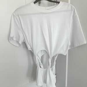Brand New White Zara top in a size Small…..